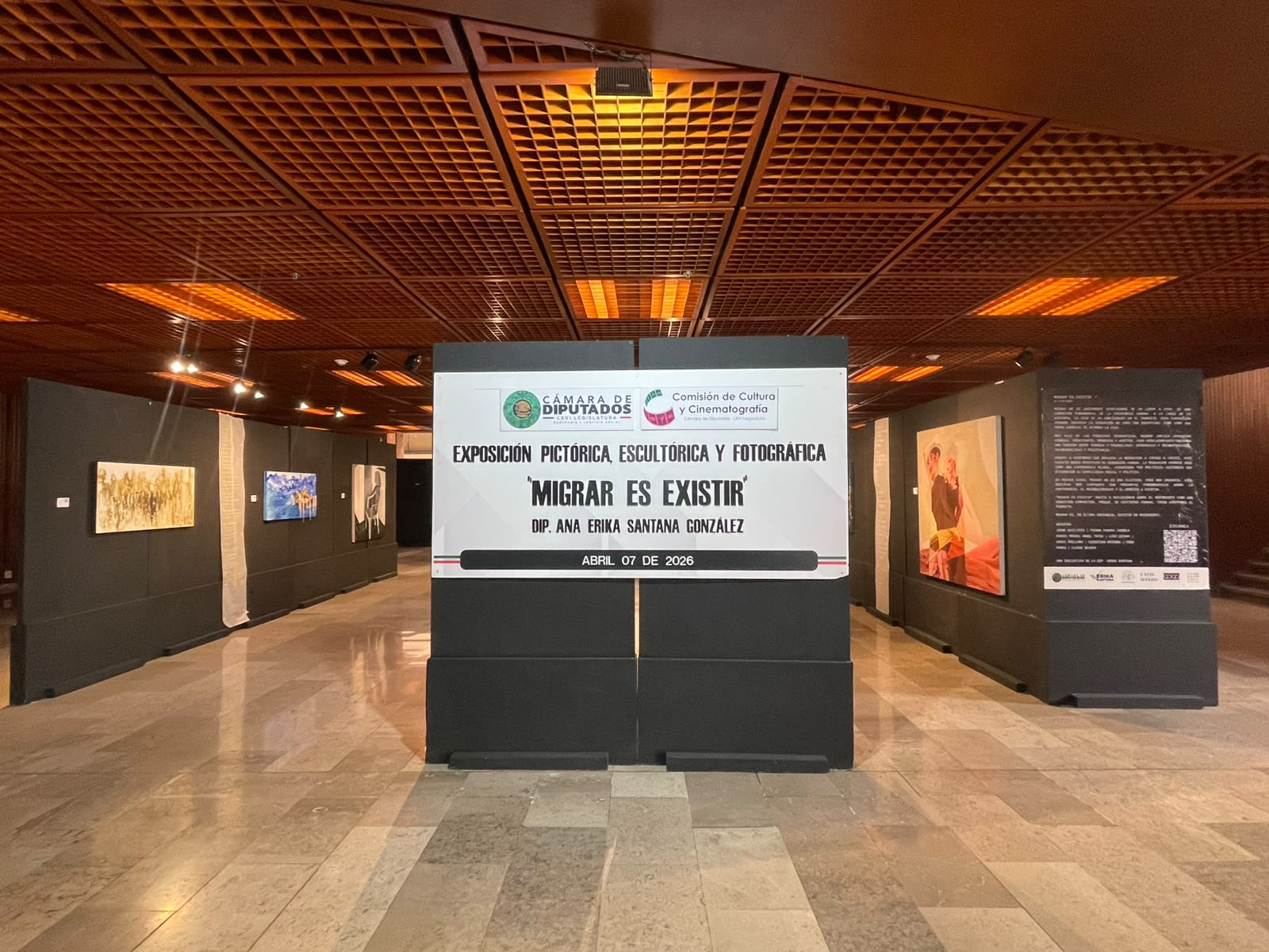 Exposición 'Migrar es Existir' en la Cámara de Diputados, abril 2026